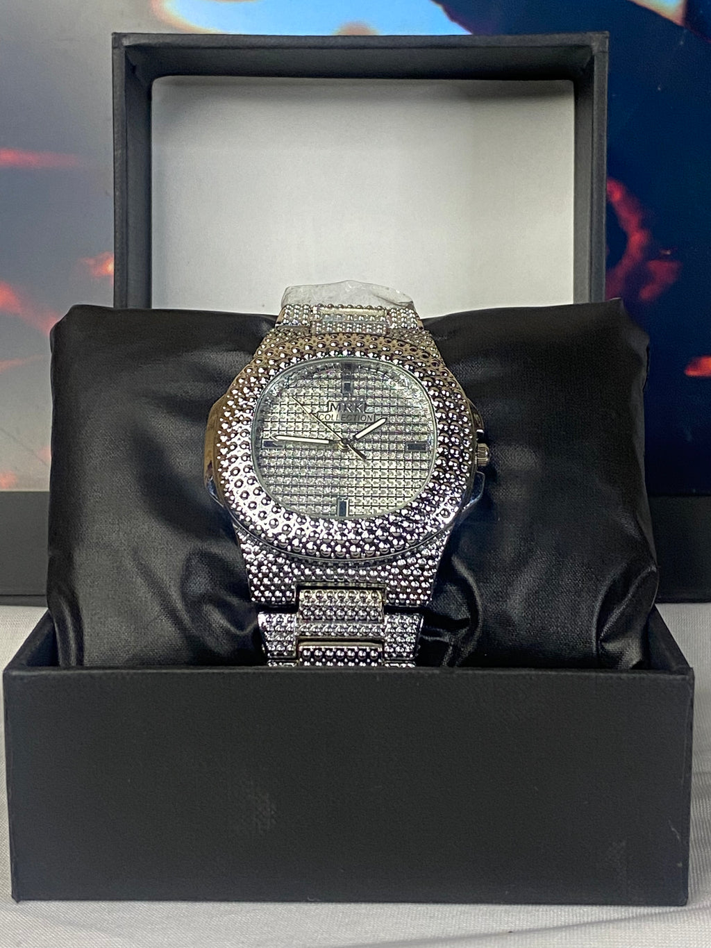 Classic Silver Royal Iced Watch – Premium Shine Collection