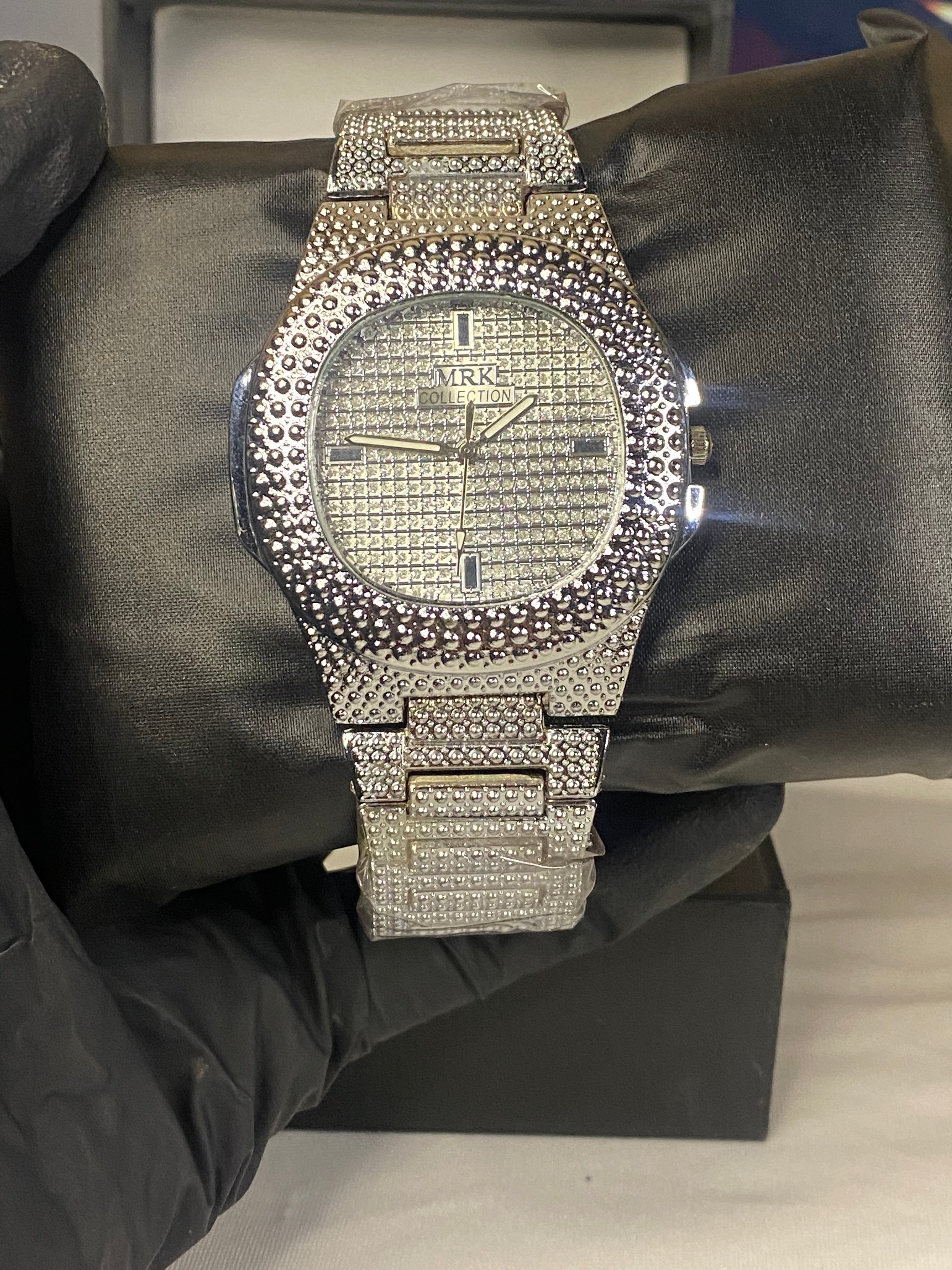 Classic Silver Royal Iced Watch – Premium Shine Collection