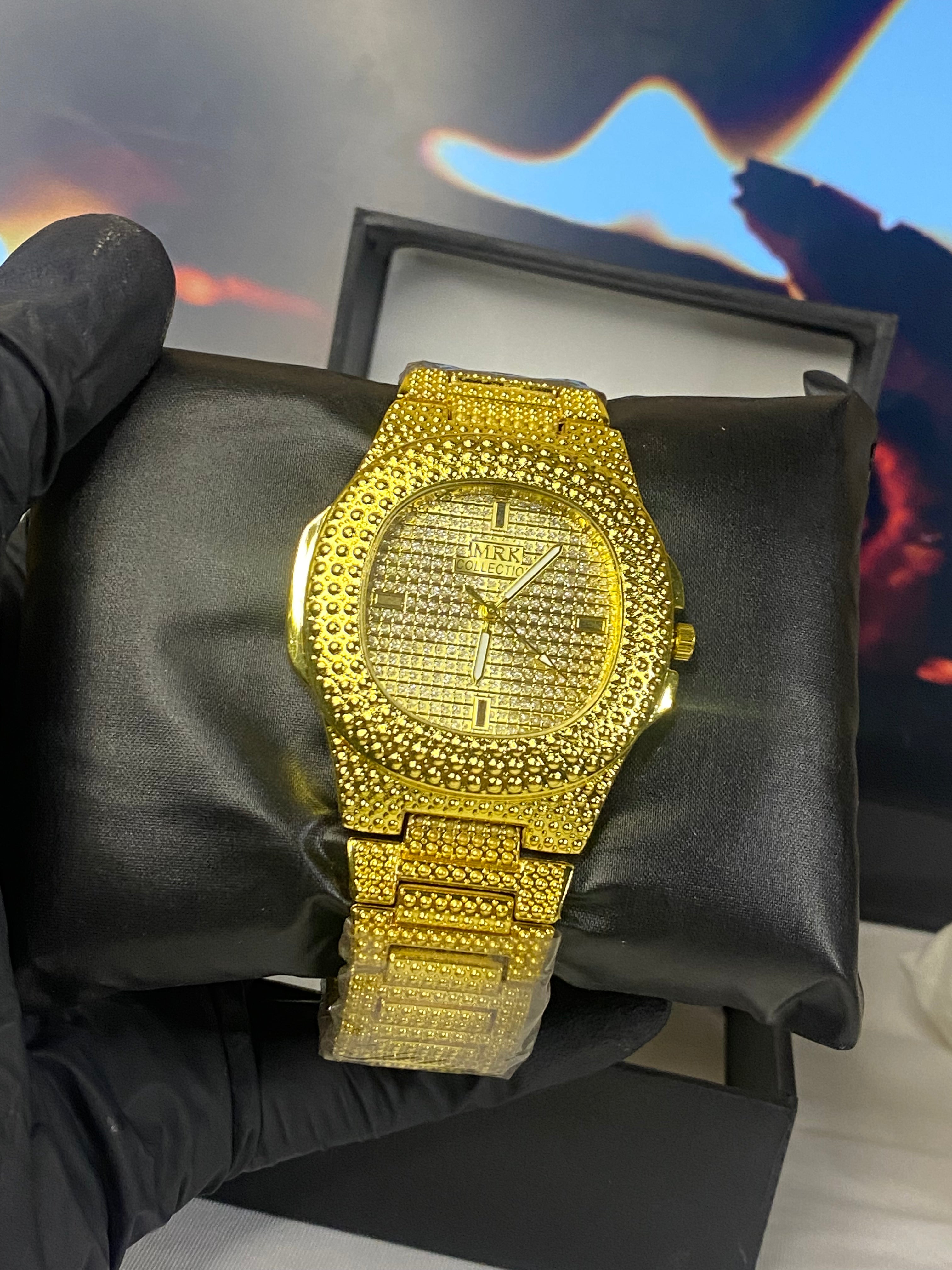 Luxury Full-Iced Gold Wristwatch for Men
