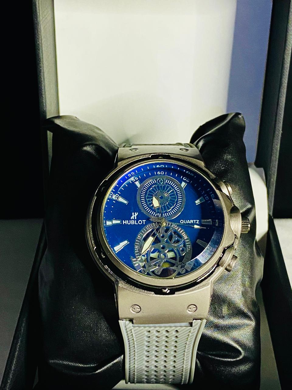 Hublot Quartz Chronograph Men’s Watch – Blue Dial, White Silicone Strap, Luxury Analog Design